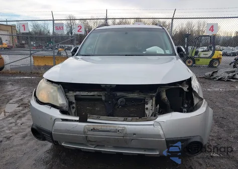 2011 Subaru Forester 2.5X Premium из США, поврежденный, VIN JF2SHADC6BH751797